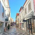 3 Bedroom Town House - Historic Centre Of Cascais. 100 Mts From The And Centre Of * Cascais