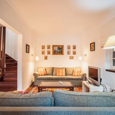 3 Bedroom Town House - Historic Centre Of Cascais. 100 Mts From The And Centre Of *