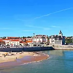 Vakantiehuis 3 Bedroom Town House - Historic Centre Of Cascais. 100 Mts From The And Centre Of Cascais