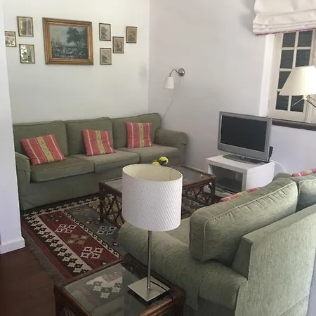 3 Bedroom Town House - Historic Centre Of Cascais. 100 Mts From The And Centre Of * קסקאיס