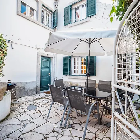 3 Bedroom Town House - Historic Centre Of Cascais. 100 Mts From The And Centre Of *
