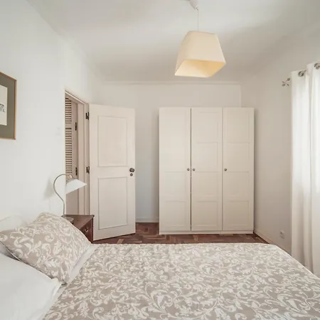 3 Bedroom Town House - Historic Centre Of Cascais. 100 Mts From The And Centre Of *