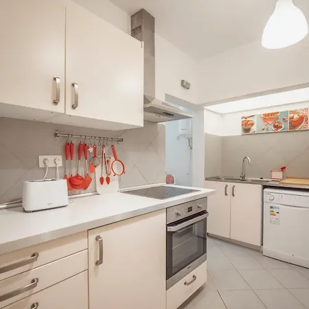 3 Bedroom Town House - Historic Centre Of Cascais. 100 Mts From The And Centre Of Semesterbostad *