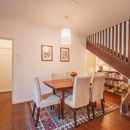 Semesterbostad 3 Bedroom Town House - Historic Centre Of Cascais. 100 Mts From The And Centre Of