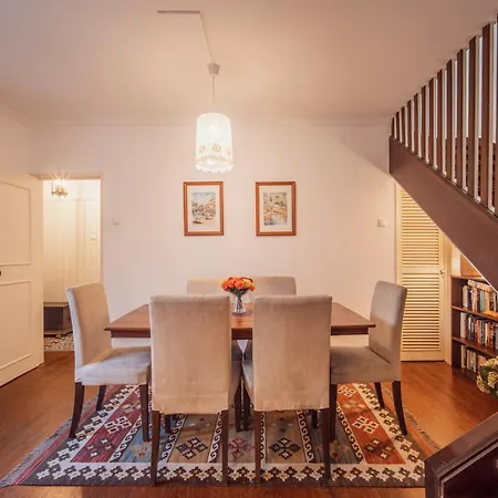 Casa vacanze 3 Bedroom Town House - Historic Centre Of Cascais. 100 Mts From The And Centre Of Cascais