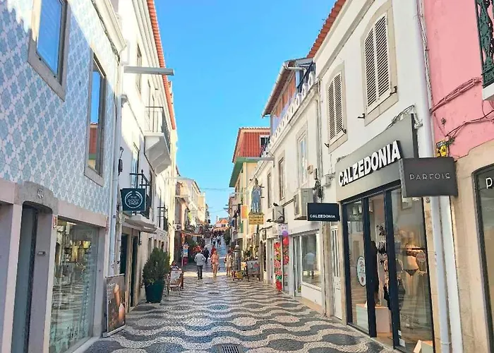 3 Bedroom Town House - Historic Centre Of Cascais. 100 Mts From The And Centre Of * Cascais