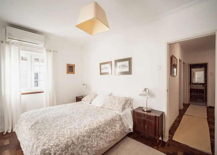 Casa vacanze 3 Bedroom Town House - Historic Centre Of Cascais. 100 Mts From The And Centre Of *